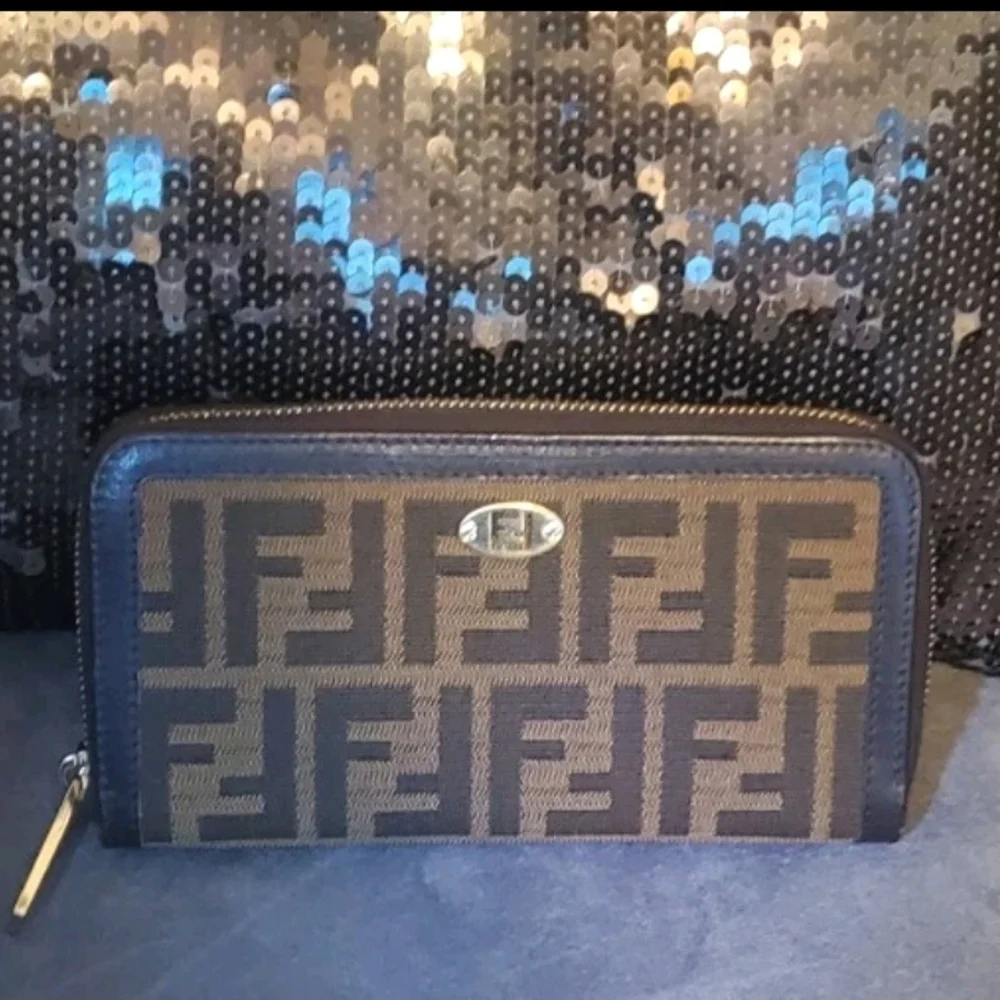 Fendi Zucca Long Zip Around Wallet Clutch - Picture 4 of 8